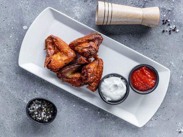 Gagarin Gastro Bar - Куриные крылья в остром соусе