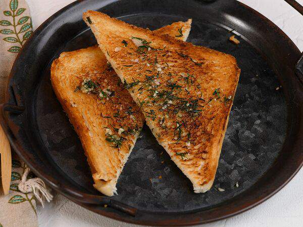 Картофельный папа - Тост с чесноком и зеленью