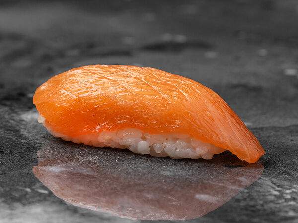 Суши №1 - Суши с лососем