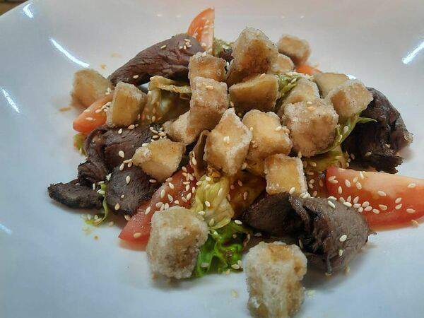 Дали жару - Салат с говядиной и хрустящими баклажанами