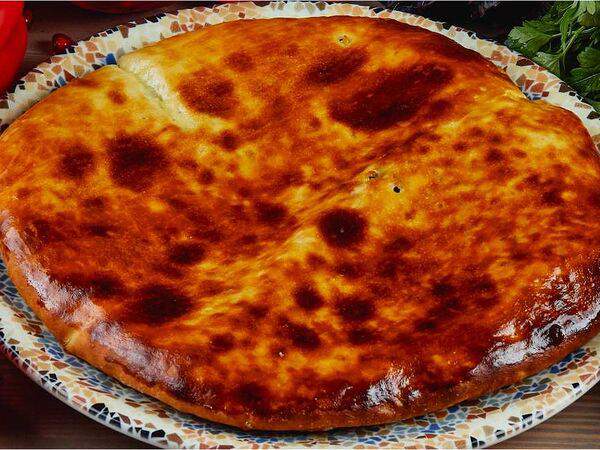 Дэда - Кубдари с курицей и сванской солью