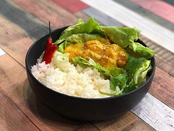 Лапша и утка Фо Бо - Желтое карри с лососем