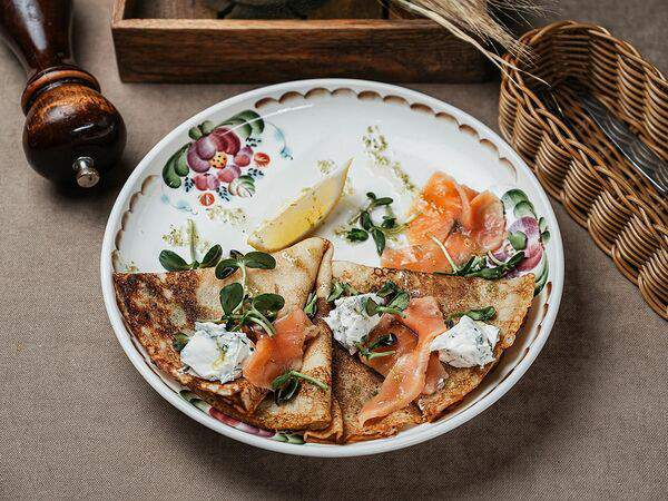 На Глинках - Блинчики с сыром креметте и сёмгой слабой соли