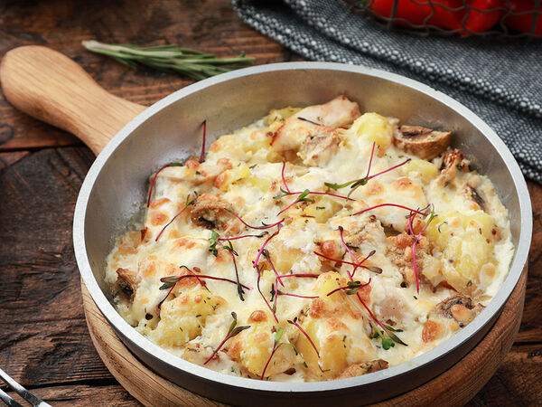 Большие Тарелки - Запечённая курица в сливочном соусе