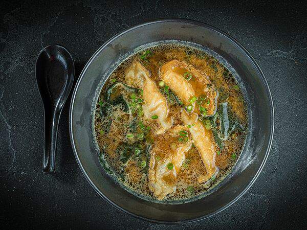 Jimoto - Мисо суп с вонтонами из лосося