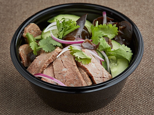 Халасё - Салат с говядиной в соусе васаби