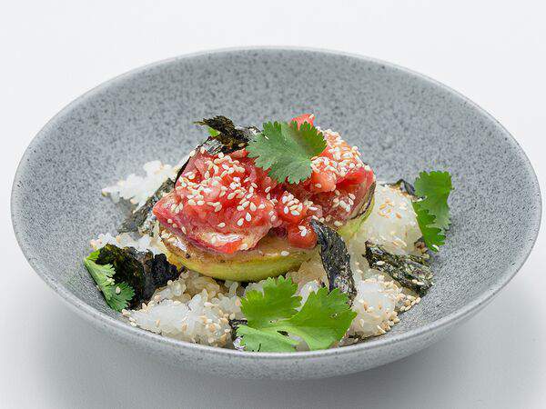 Сойка Grand - Жареный авокадо с рисом и севиче из лосося