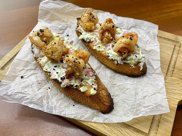 The Kitcha - Брускетта с креветкой и тартаром из тунца