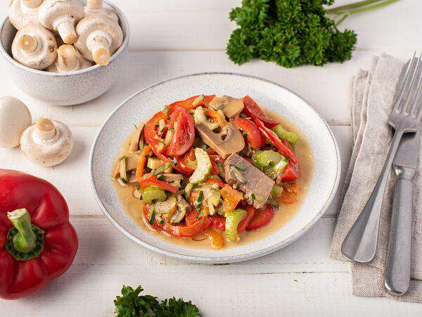 Бахетле - Салат с телятиной в кунжутном соусе