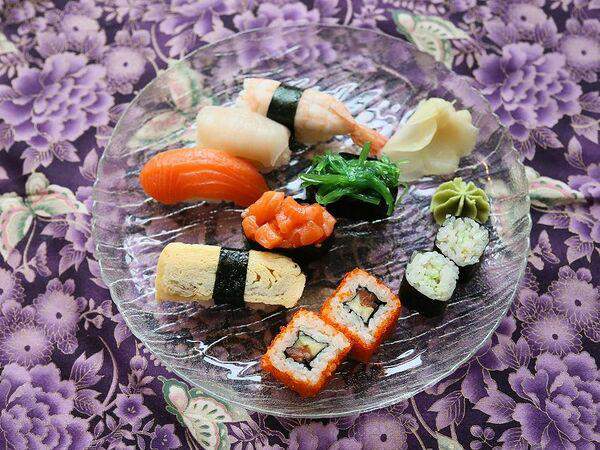 Цветение Сакуры - Суши ланч сет
