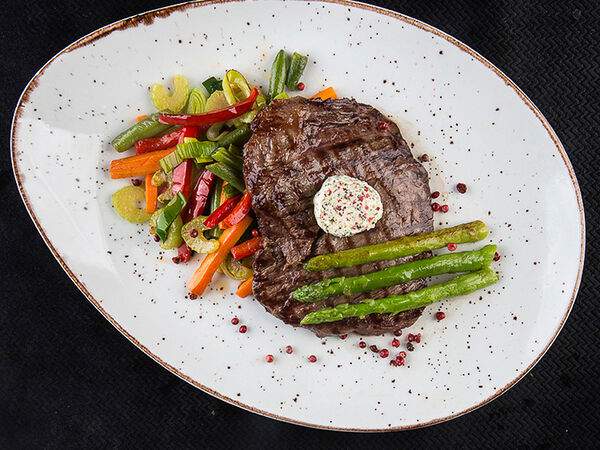 Стейк давай - Стейк Фланк с овощами