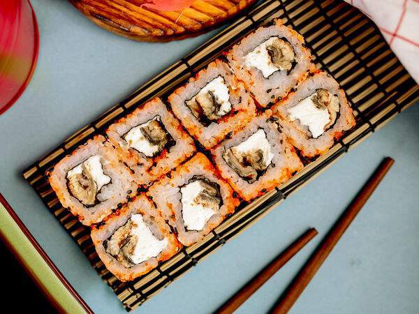 Василий - Ролл Сливочный угорь