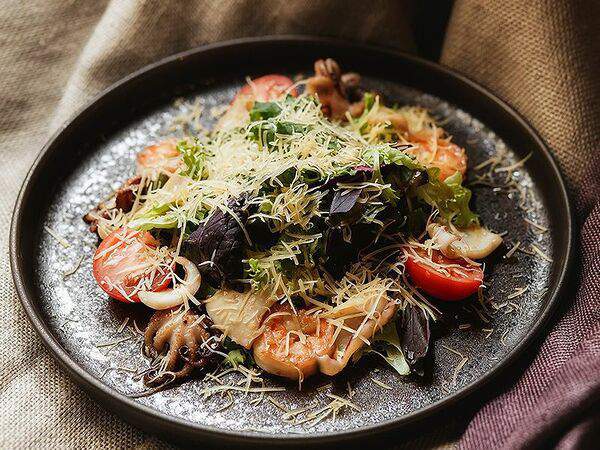 Инжир - Теплый салат с морепродуктами