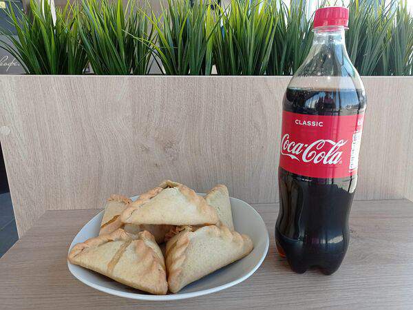 Татнефть кафе - Комбо 5 эчпочмаков и Кока-Кола