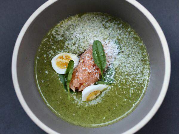 The Odi - Суп-крем из шпината с тартаром из форели
