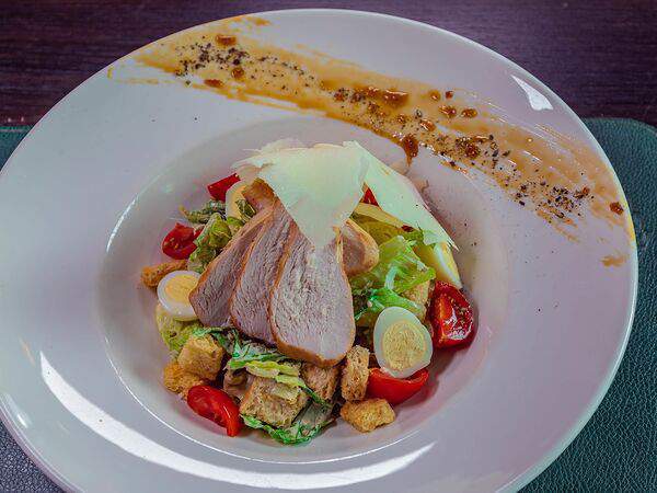 Hosper Hops Pub - Салат Цезарь с курицей