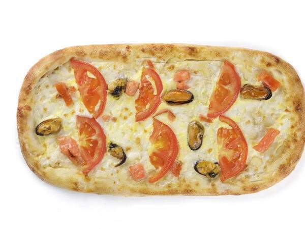 Дома Пицца - Морская пиццетта с лососем и мидиями