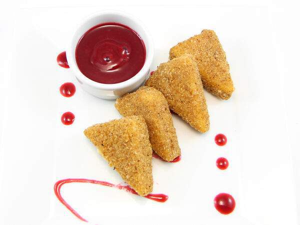 Грильмания - Сулугуни с брусничным соусом