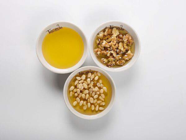 Ресторан Тамада - Мед с грецкими орехами