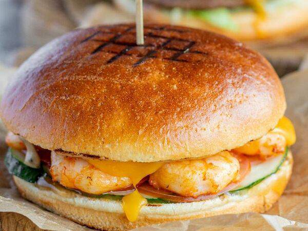 Gagarin Gastro Bar - Бургер с креветками