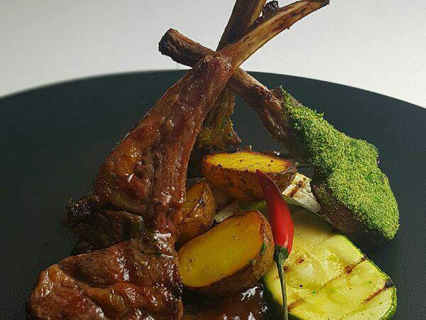 Ribs - Рёбра барашка с картофелем и овощами гриль