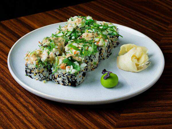 Clan - Ролл с тигровой креветкой и чукой