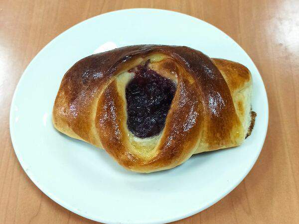 Обеды на Баррикадной - Булочка с вишней