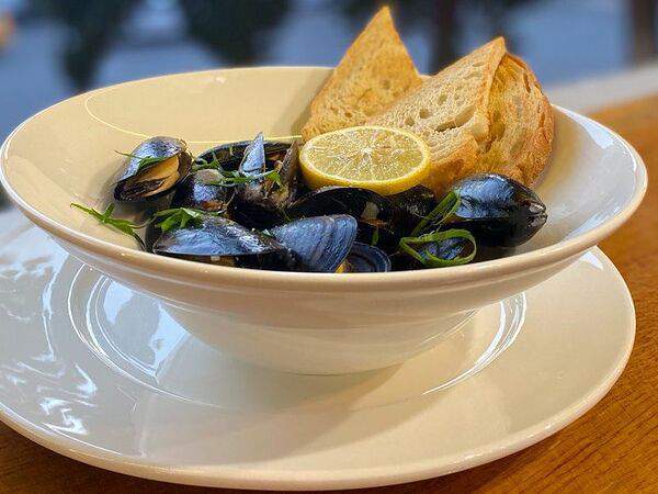 Арт кафе Bravo - Мидии в сливочном соусе