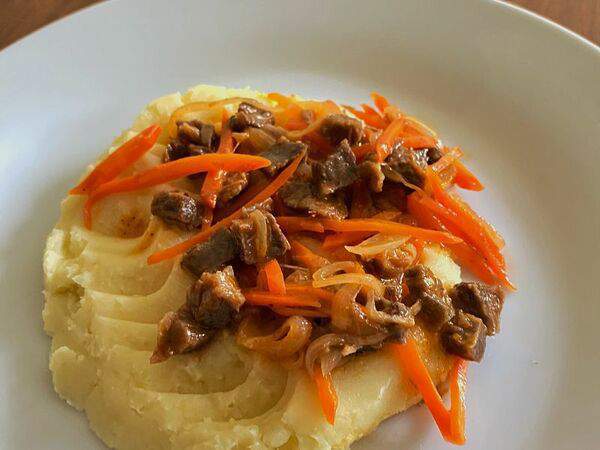 Ладная - Гуляш с картофельным пюре