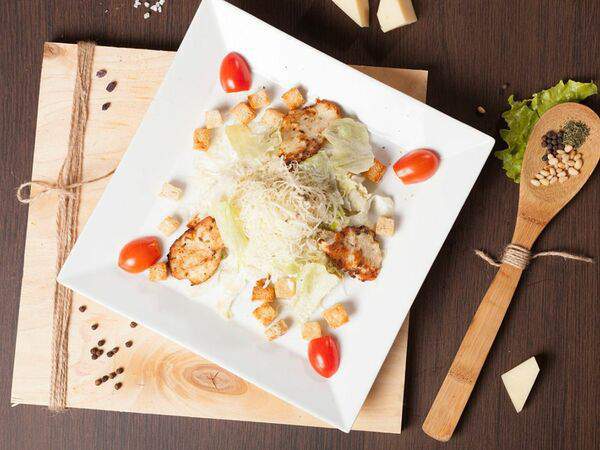 Восточная сказка - Цезарь с куриным филе