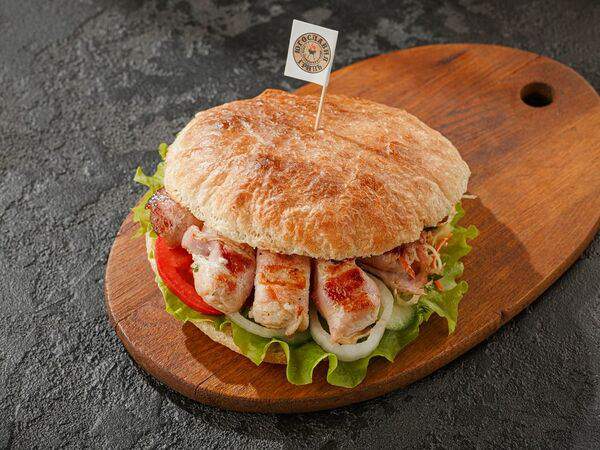 Югославия - Бургер с куриным в беконе