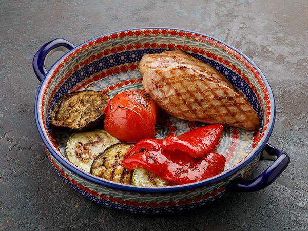 Ресторан Каре - Куриное филе с овощами на гриле