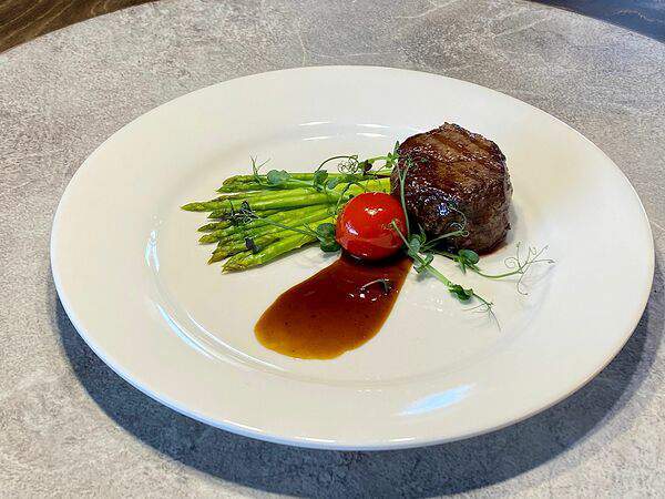 Gosti - Шатобриан с овощами гриль