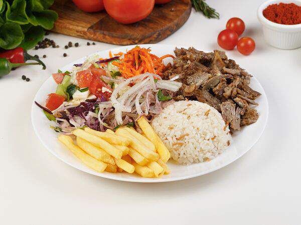 Кафе Бадо - Донер мясной на тарелке