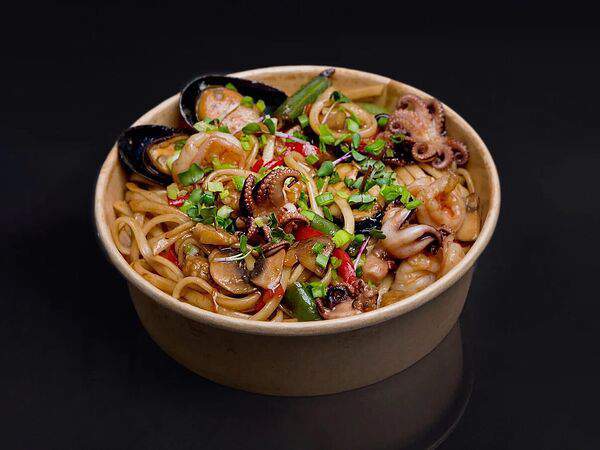 Fish & rice - Wok с морепродуктами