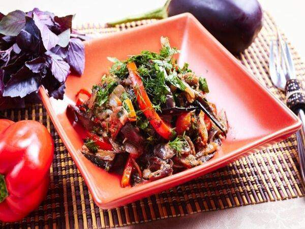 Джо-Джо - Теплый салат из баклажанов