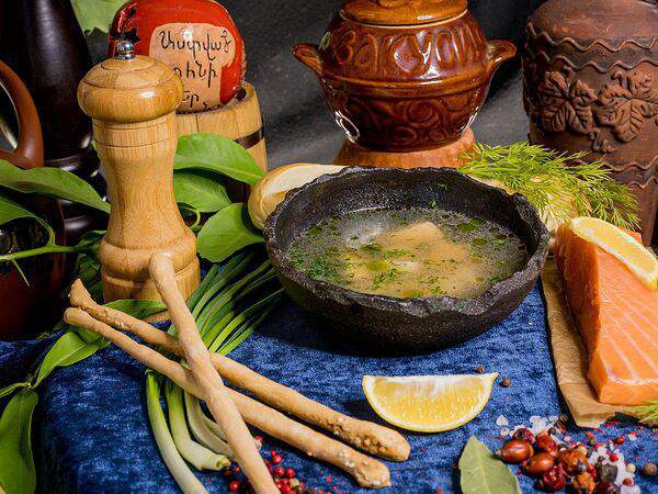 На дровах - Фирменная уха На дровах с лососем