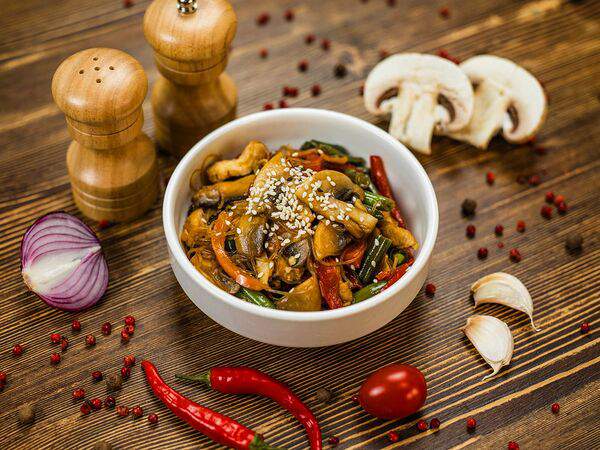 Темерницкий - Вок с курицей и грибами