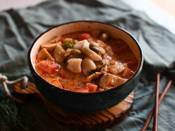 Всё Просто - Том Ям с морепродуктами