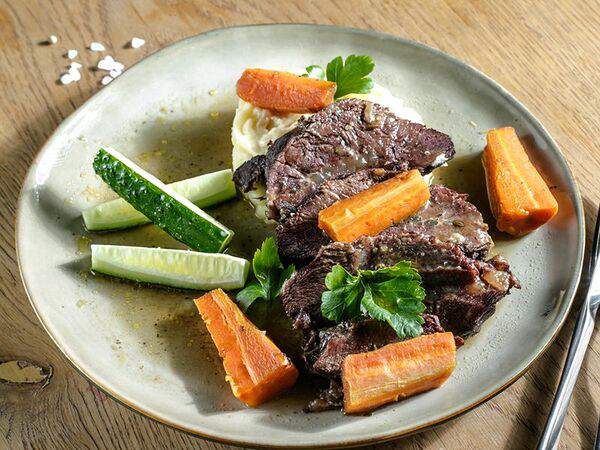 АльпенХофф - Телячьи щёчки с картофельным пюре