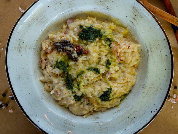 Baker Street 221b - Паста ризони с беконом, креветками и вялеными томатами