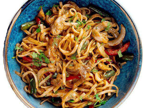 Мама Мия - Лапша Вок со свининой в кисло-сладком соусе