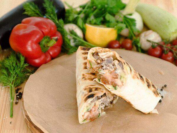 Зур Кафе - Шаурма с говядиной на углях