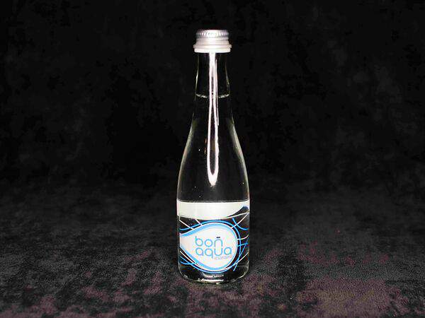 Где-то в Азии - Вода BonAqua негазированная