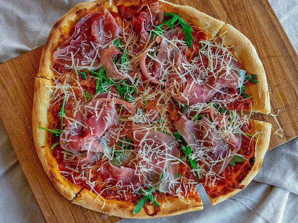 Всё сейчас хорошо - Пицца с пармской ветчиной