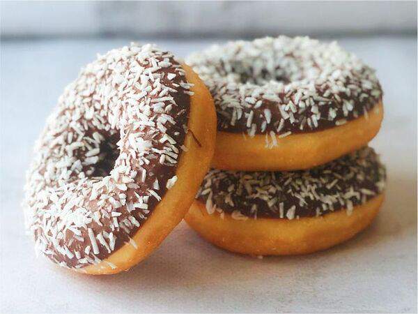 Costa Coffee - Кокосовый пончик