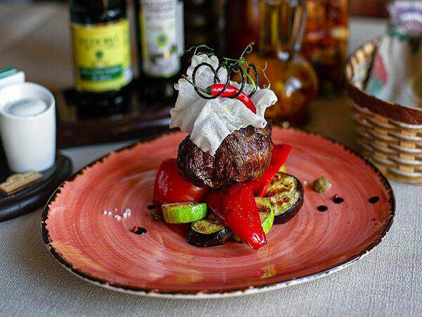 Basilico - Филе говядины на гриле с овощами