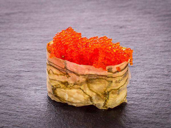 Цветение Сакуры - Суши Хоккайдо гункан с тобико