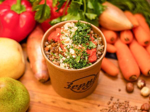 Зерно - Греча с перечным соусом, овощами и фундуком