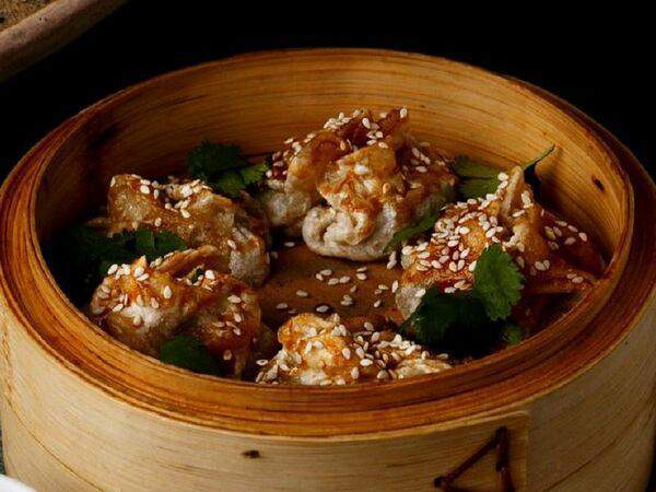 Кабуки - Хрустящее тесто с начинкой из кальмара и кимчхи